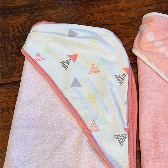 ⭐️⭐️PICK 5 / $20 Cloud Island Set of Four Pink and White Baby Hooded Towels - Picture 6 of 7